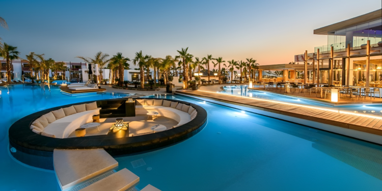 The Top 5 Tropical Luxury Resorts To Visit